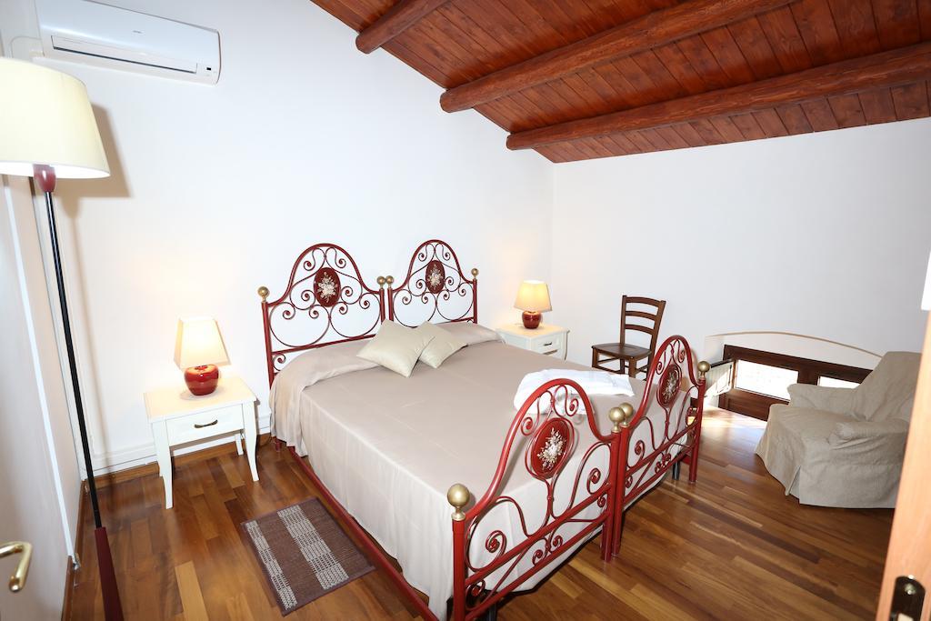 Serravalle Relais & Country Villa With Private Pool - Esclusive Use Киарамонте Гулфи Стая снимка